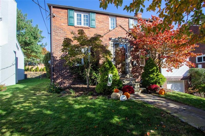 429 Old Farm Road Pittsburgh, PA 15228 - Photo 1 of 24