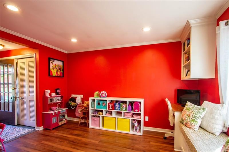 429 Old Farm Road Pittsburgh, PA 15228 - Photo 14 of 24