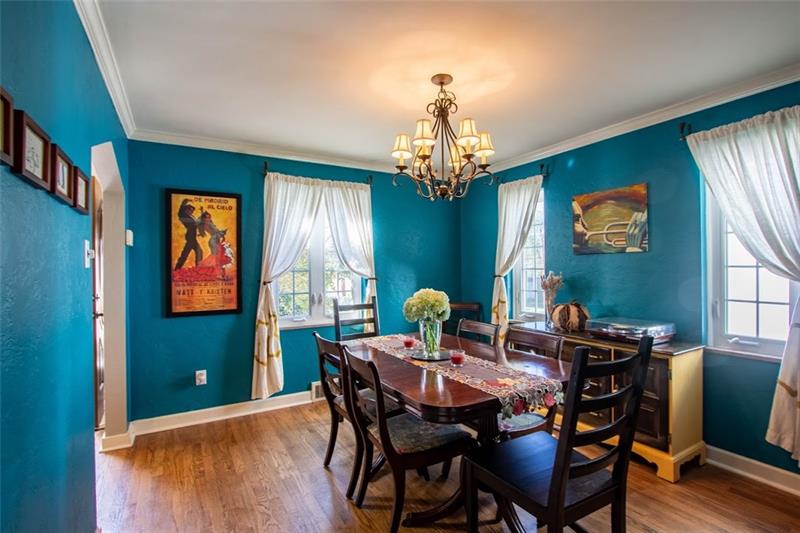 429 Old Farm Road Pittsburgh, PA 15228 - Photo 5 of 24