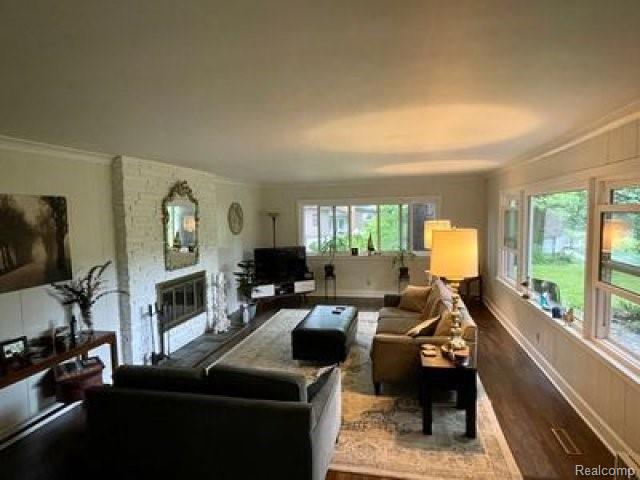 2106 Tecumseh River Road Lansing, MI 48906 - Photo 4 of 33 04-Large living-family rooom.jpg