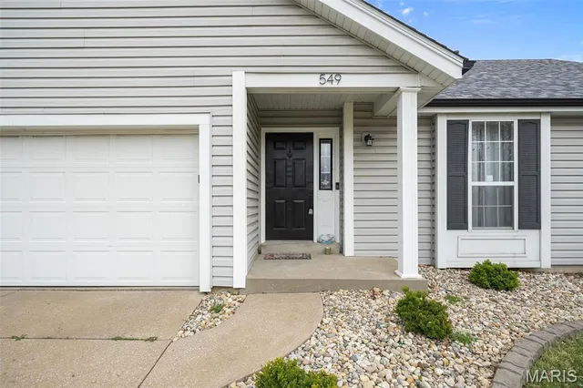 $290,000 | 549 Rancho Lane, Florissant, MO 63031