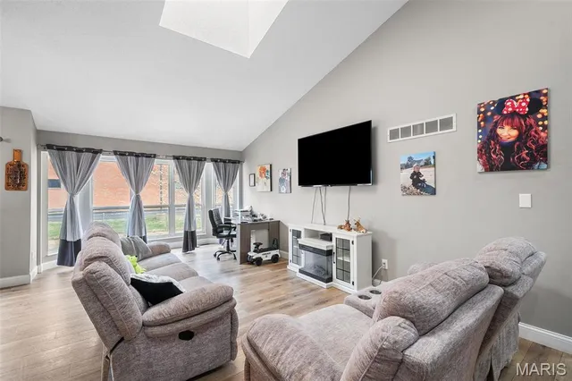 $290,000 | 549 Rancho Lane, Florissant, MO 63031