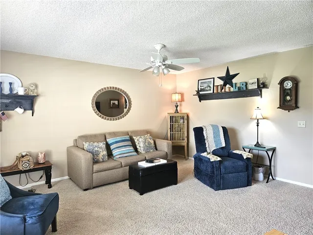$150,000 | 15 Vista Gdns Trail, Unit 206, Vero Beach, FL 32962