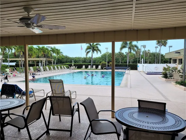 $150,000 | 15 Vista Gdns Trail, Unit 206, Vero Beach, FL 32962