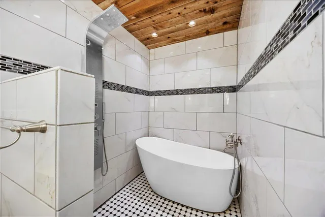 $935,000 | 1294 Soundside Landing Court, Gulf Breeze, FL 32563