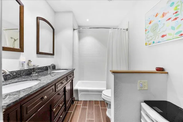 $935,000 | 1294 Soundside Landing Court, Gulf Breeze, FL 32563