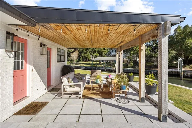 $935,000 | 1294 Soundside Landing Court, Gulf Breeze, FL 32563