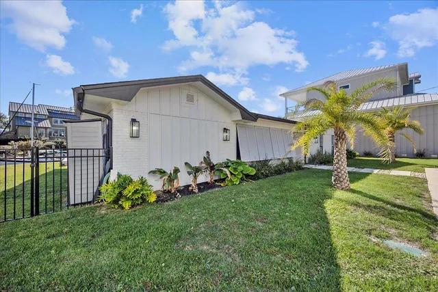 $935,000 | 1294 Soundside Landing Court, Gulf Breeze, FL 32563