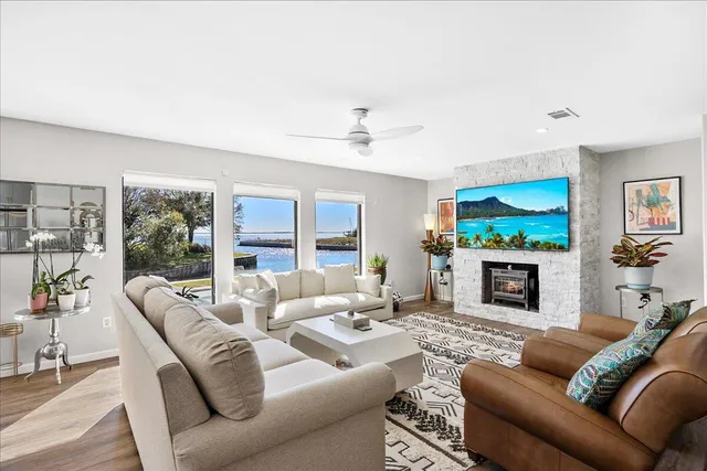 $935,000 | 1294 Soundside Landing Court, Gulf Breeze, FL 32563