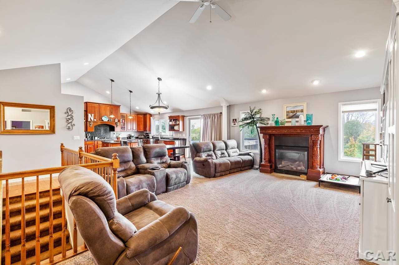 507 Ridge Point Drive Dundee, MI 48131 - Photo 6 of 46 50058847-5.JPG