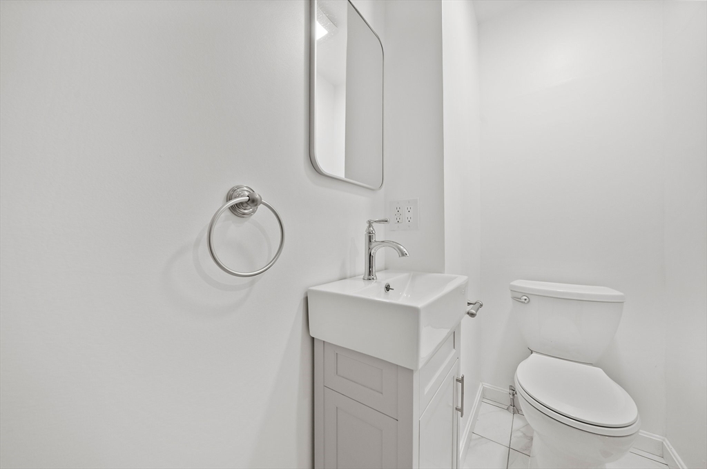 4 Post Lane Dedham, MA 02026 - Photo 10 of 39 Gallery Image 10