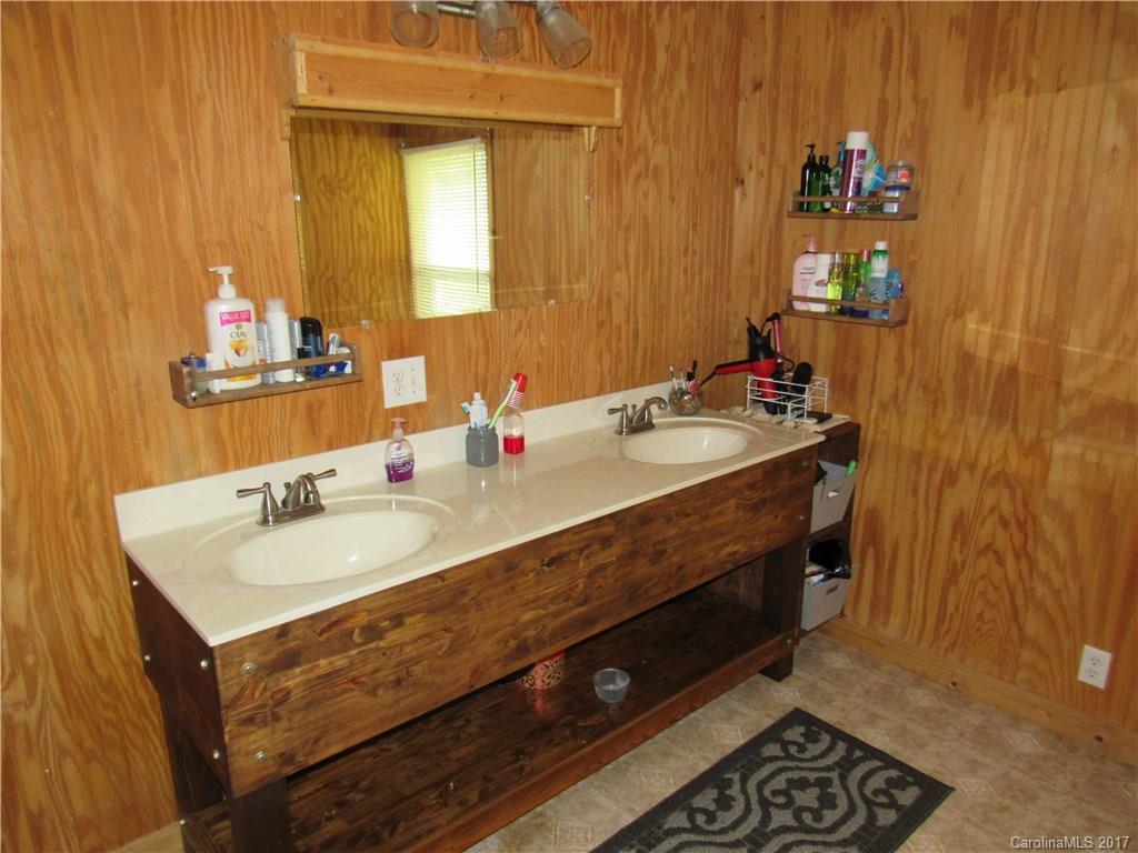 1820 Tom Joye Road Clover, SC 29710 - Photo 15 of 20 Gallery Image 15