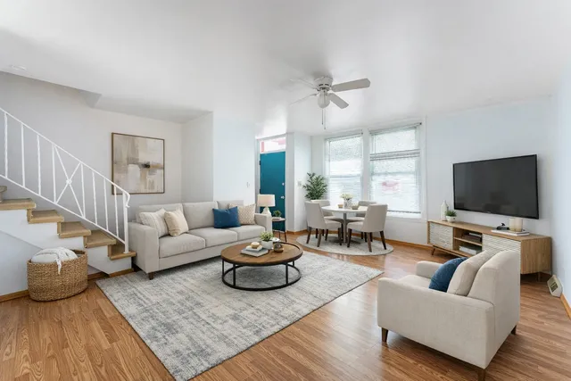 $249,990 | 1370 Fargo Street, Unit E, Des Plaines, IL 60018