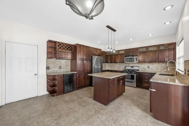 $639,999 | 5741 Sterling Oaks Drive, Brentwood, TN 37027