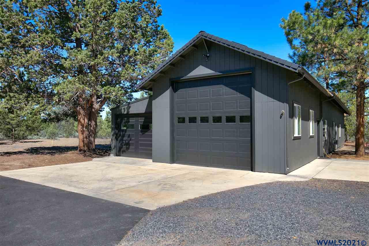 17955 Plainview Road Bend, OR 97703 - Photo 32 of 40