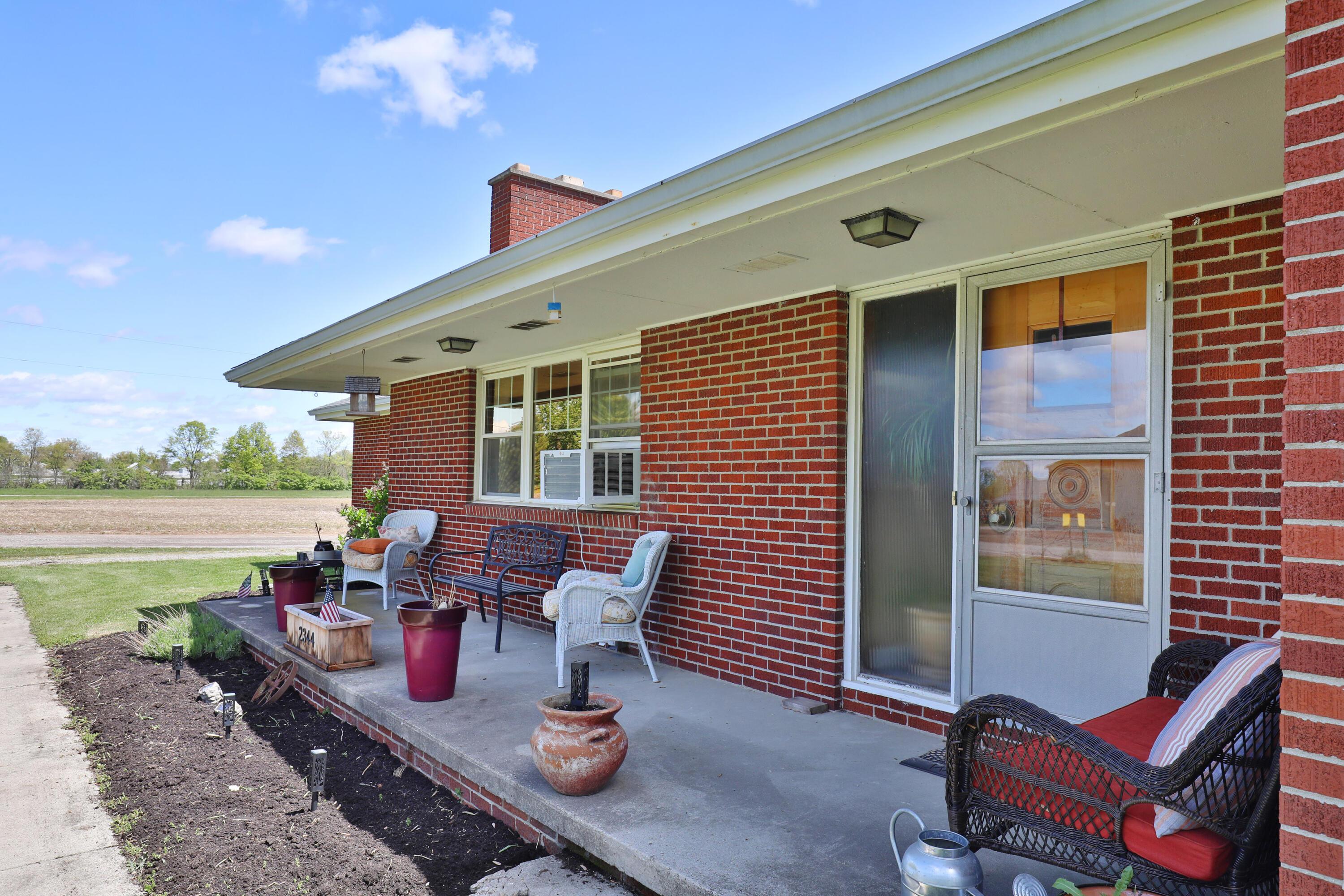 2344 Troy Road Delaware, OH 43015 - Photo 4 of 41