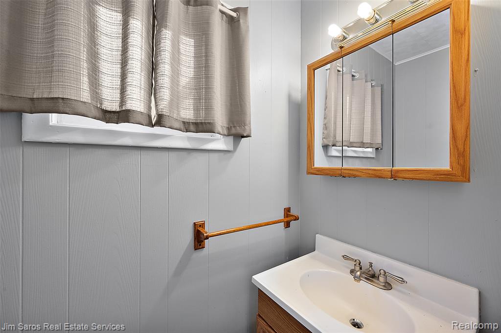 11216 Unity Drive Warren, MI 48089 - Photo 25 of 36
