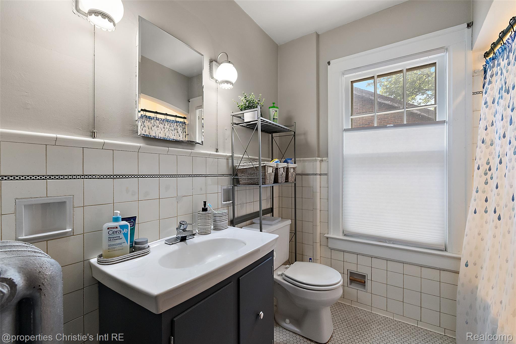 1251 Bishop Road Grosse Pointe, MI 48230 - Photo 38 of 50 49-1251 Bishop -49.jpg