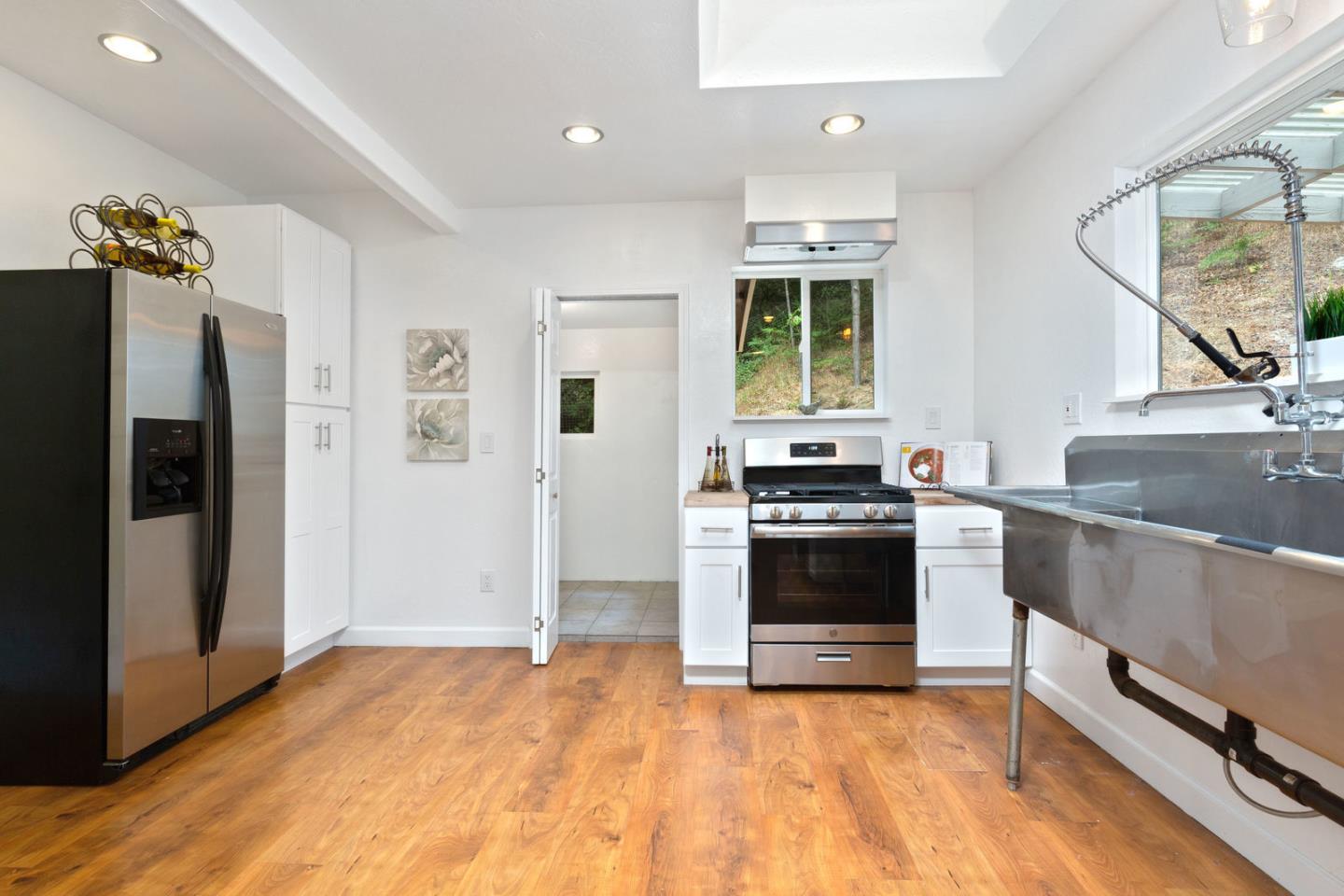 201 Burl Road Santa Cruz, CA 95060 - Photo 17 of 25 Gallery Image 17