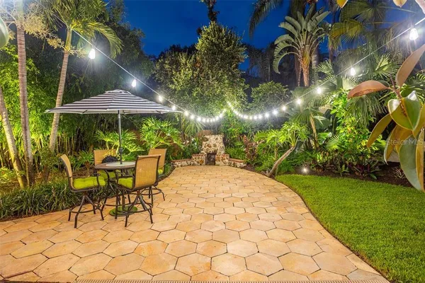 $1,800,000 | 3649 Foster Hill Drive North, St. Petersburg, FL 33704