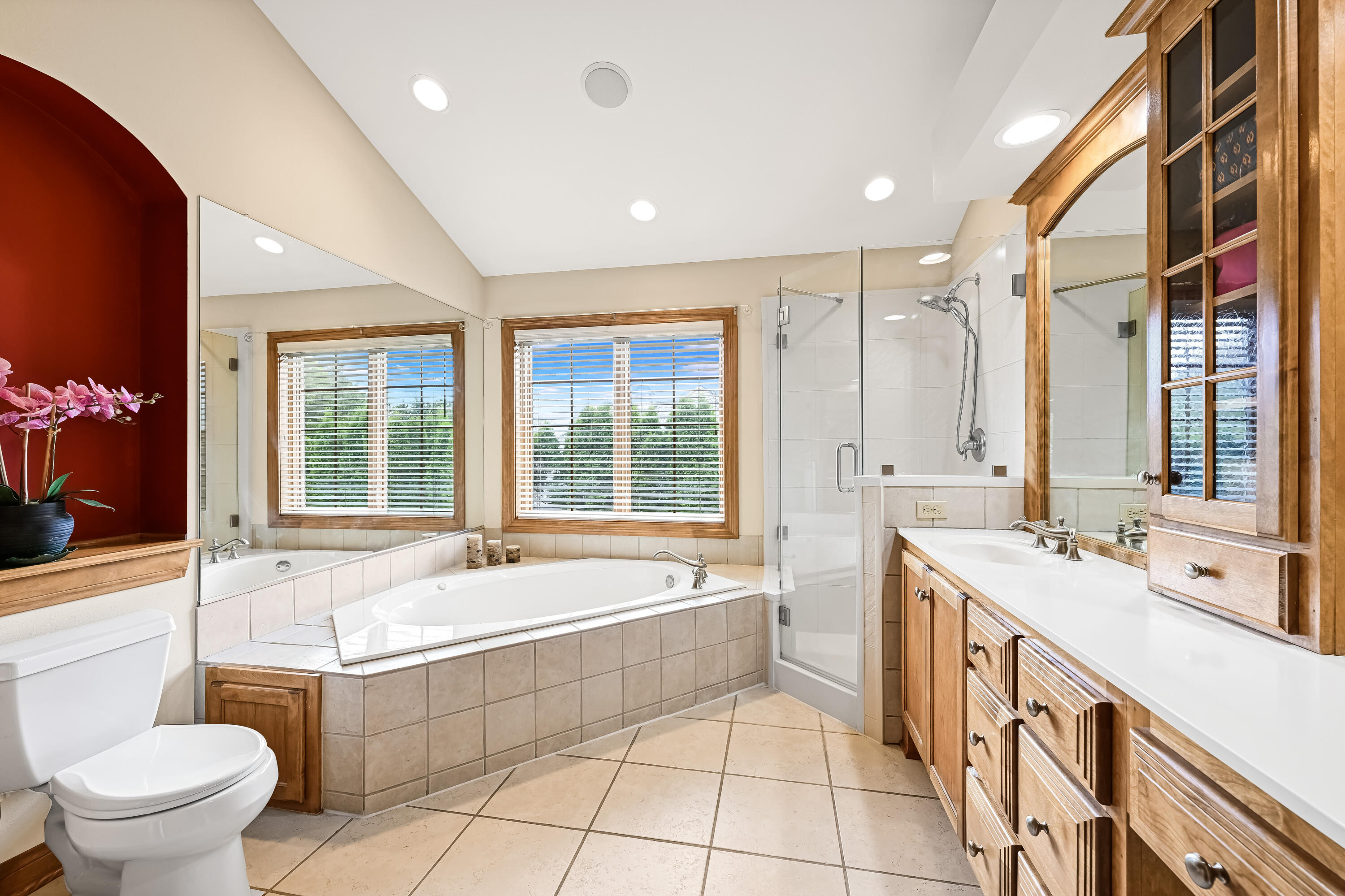 17155 Vanderbilt Street Brookfield, WI 53005 - Photo 23 of 58 Primary Bathroom