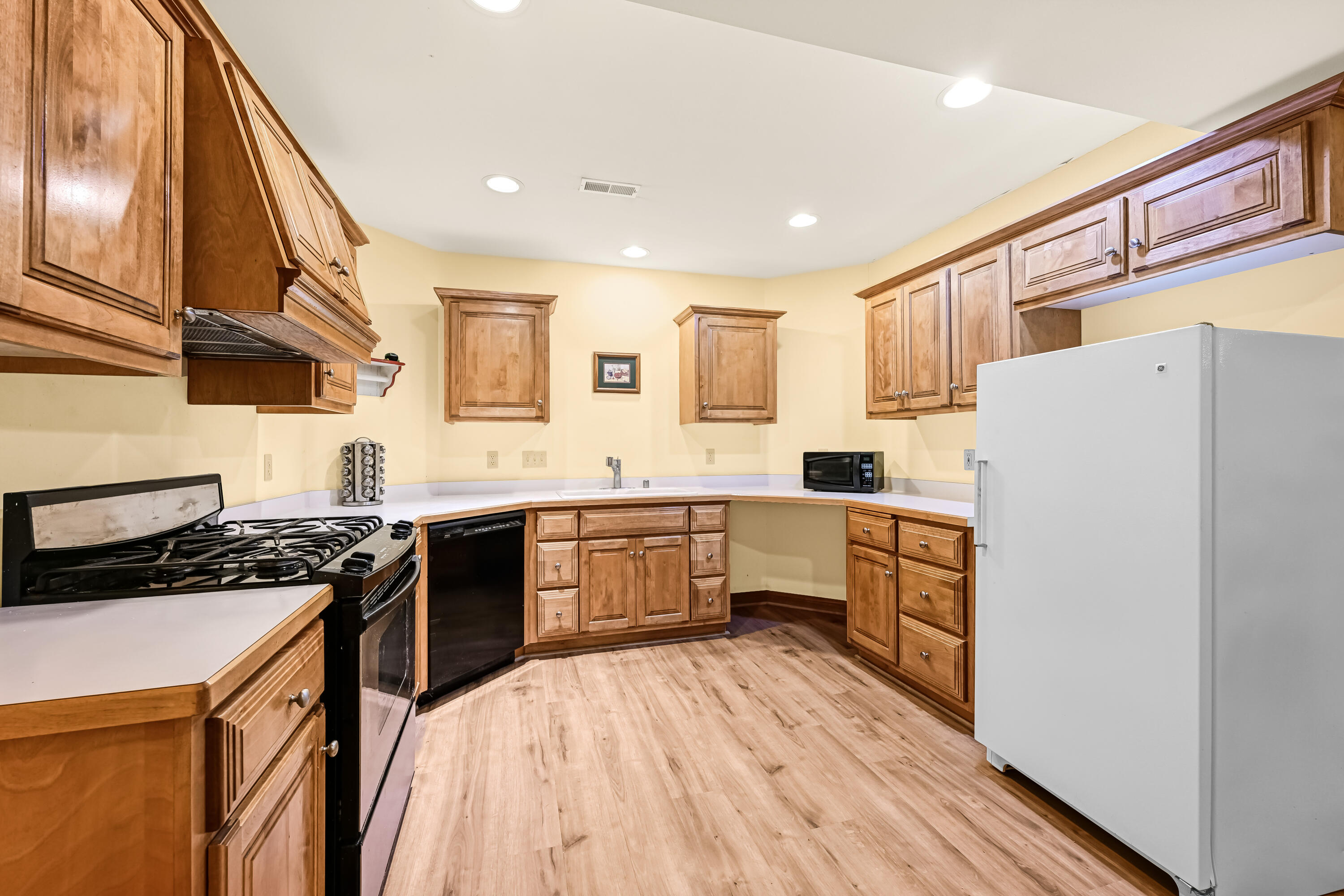 17155 Vanderbilt Street Brookfield, WI 53005 - Photo 32 of 58 Full Kitchen in lower level