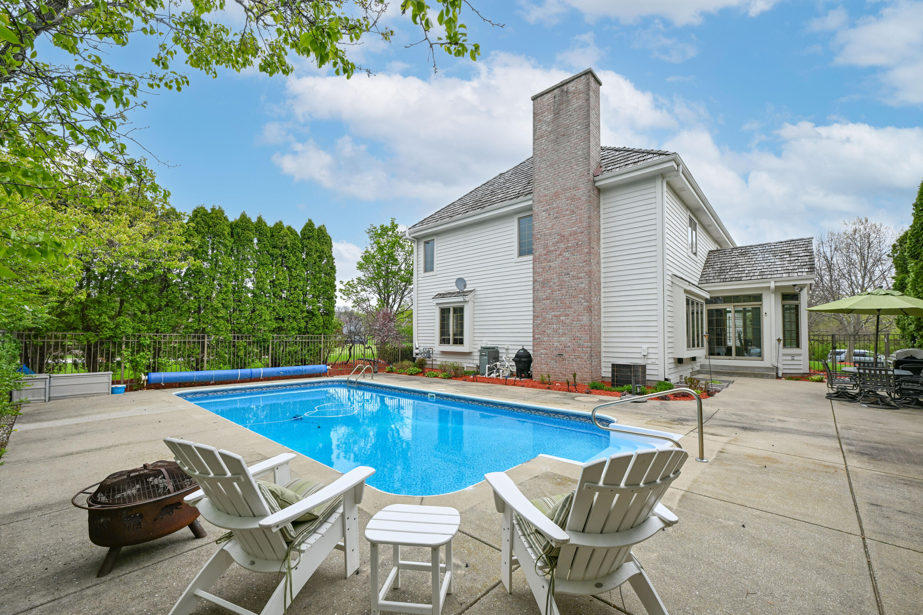 17155 Vanderbilt Street Brookfield, WI 53005 - Photo 36 of 58 Relax & unwind in your backyard oasis
