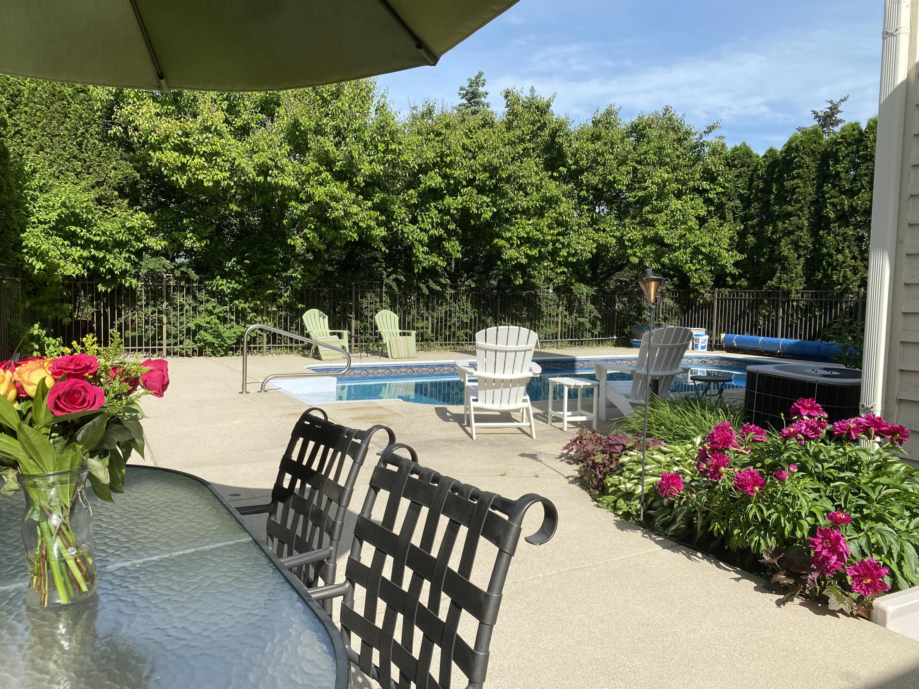 17155 Vanderbilt Street Brookfield, WI 53005 - Photo 41 of 58 Great space to entertain