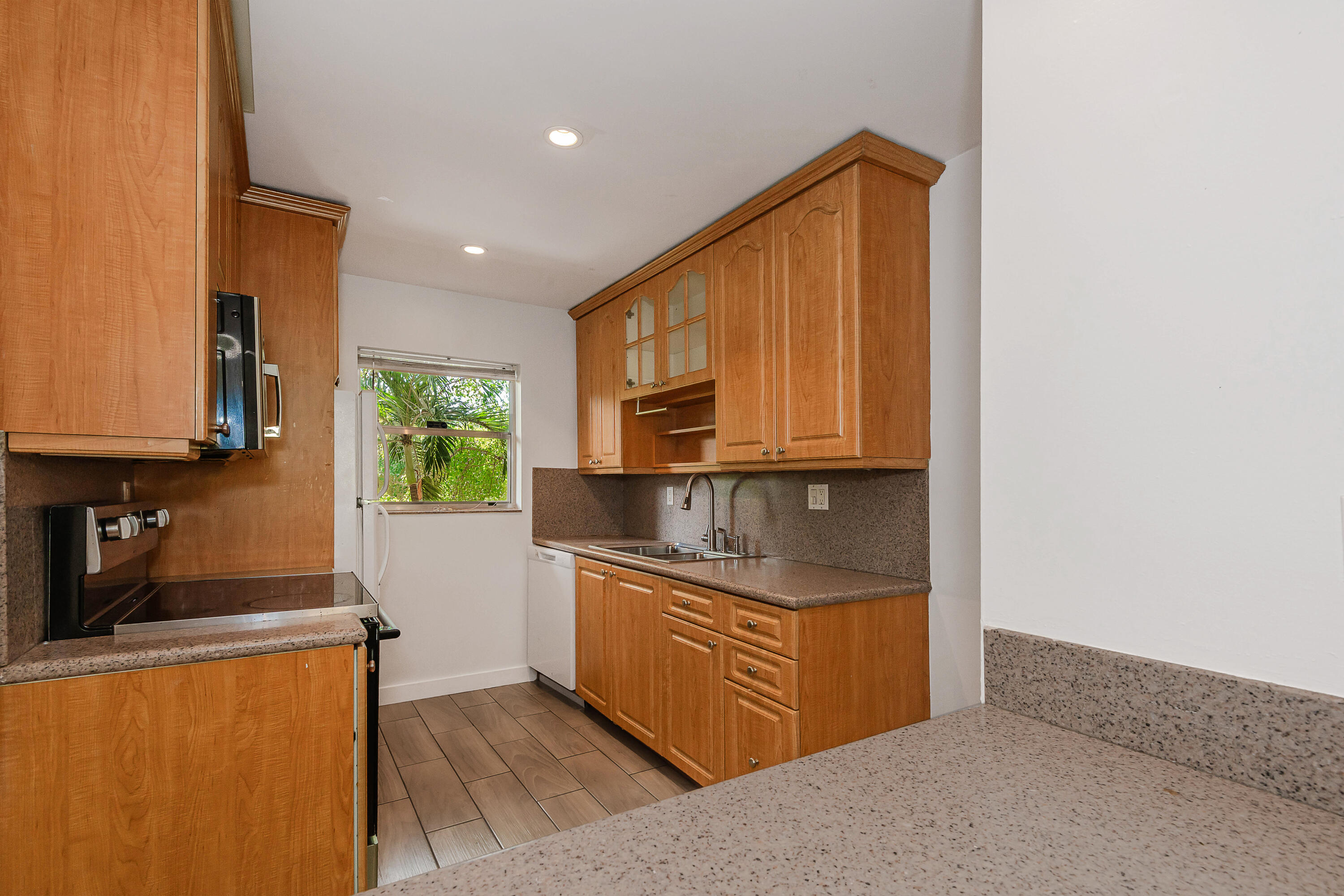 5790 Stirling Road, Unit 308 Hollywood, FL 33021 - Photo 12 of 16 0-9
