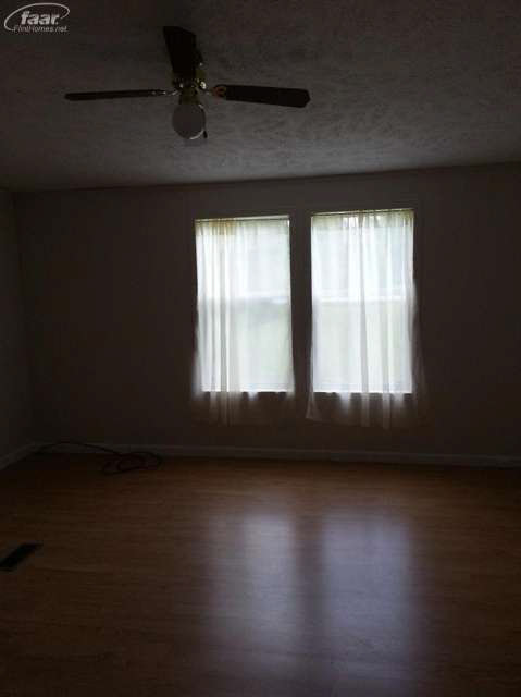 4295 Farrand Road Clio, MI 48420 - Photo 9 of 18 20416654-8.JPG