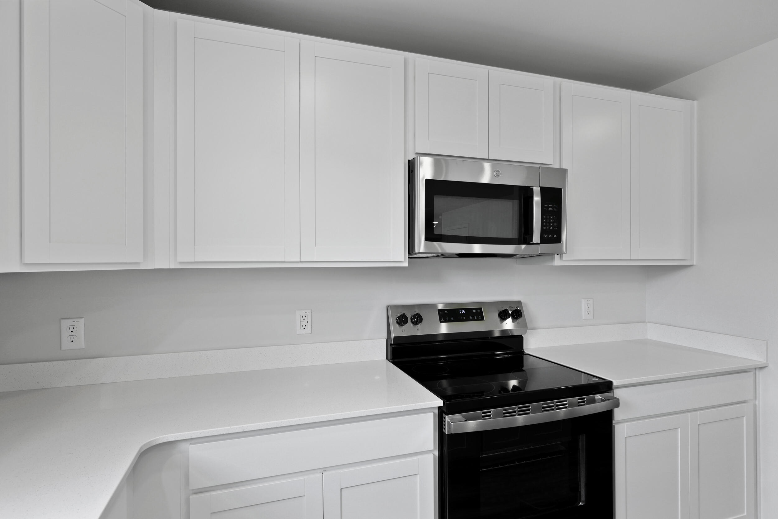 7032 Windham Way Ladson, SC 29456 - Photo 9 of 49 SS Appliances!