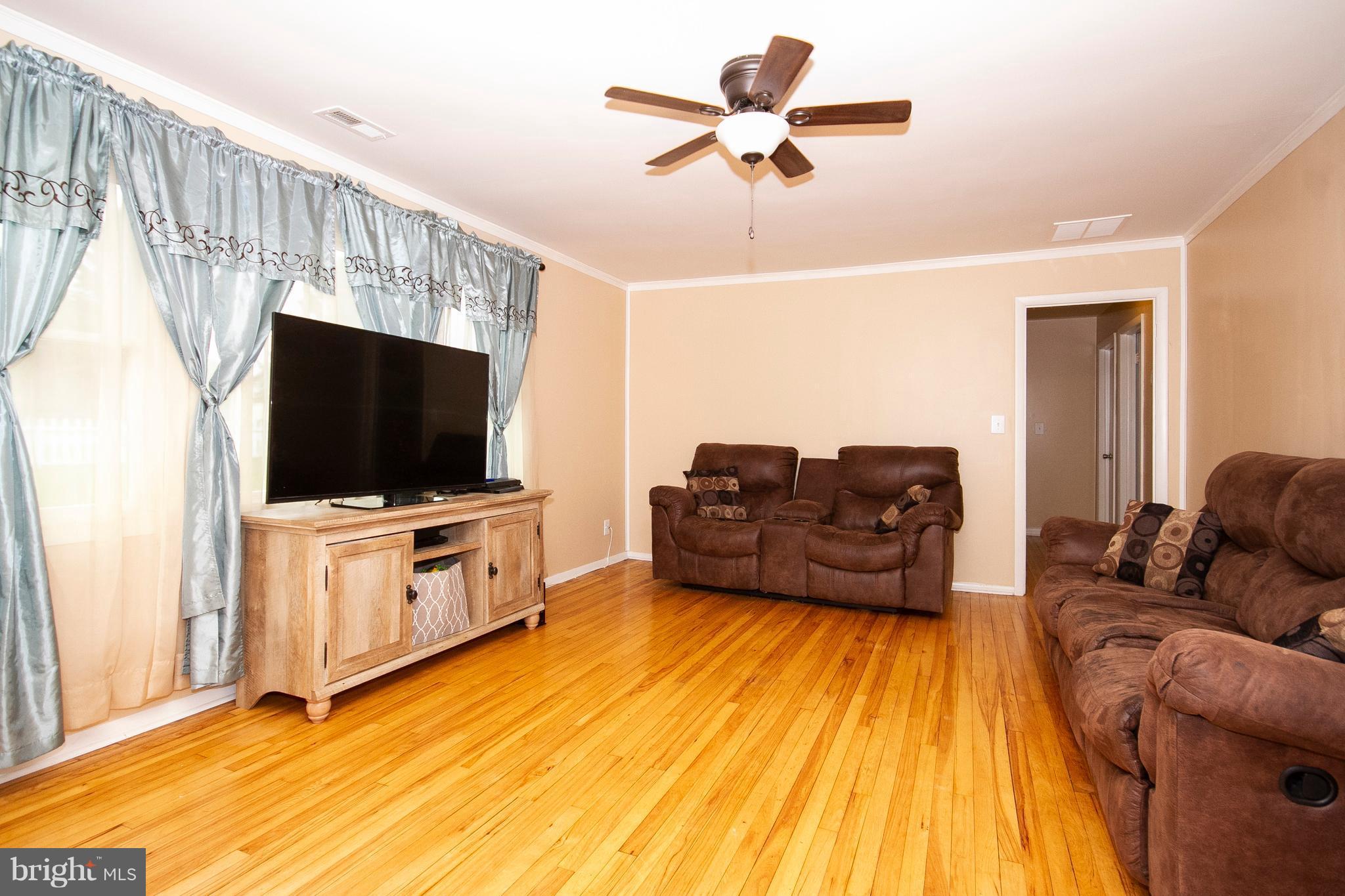 1615 Bollinger Road Westminster, MD 21157 - Photo 3 of 30 Living Room