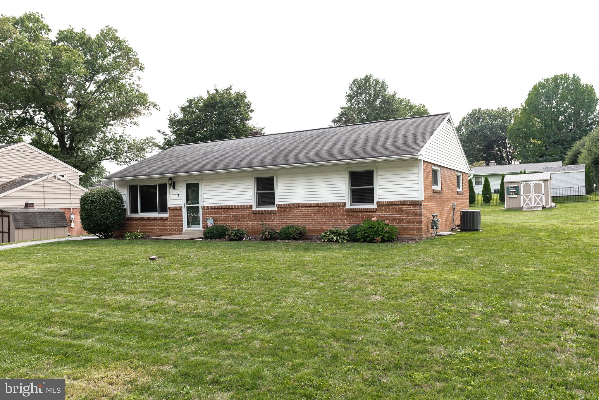 524 Lexington Road Lancaster, PA 17603 - Photo 2 of 36 Gallery Image 2