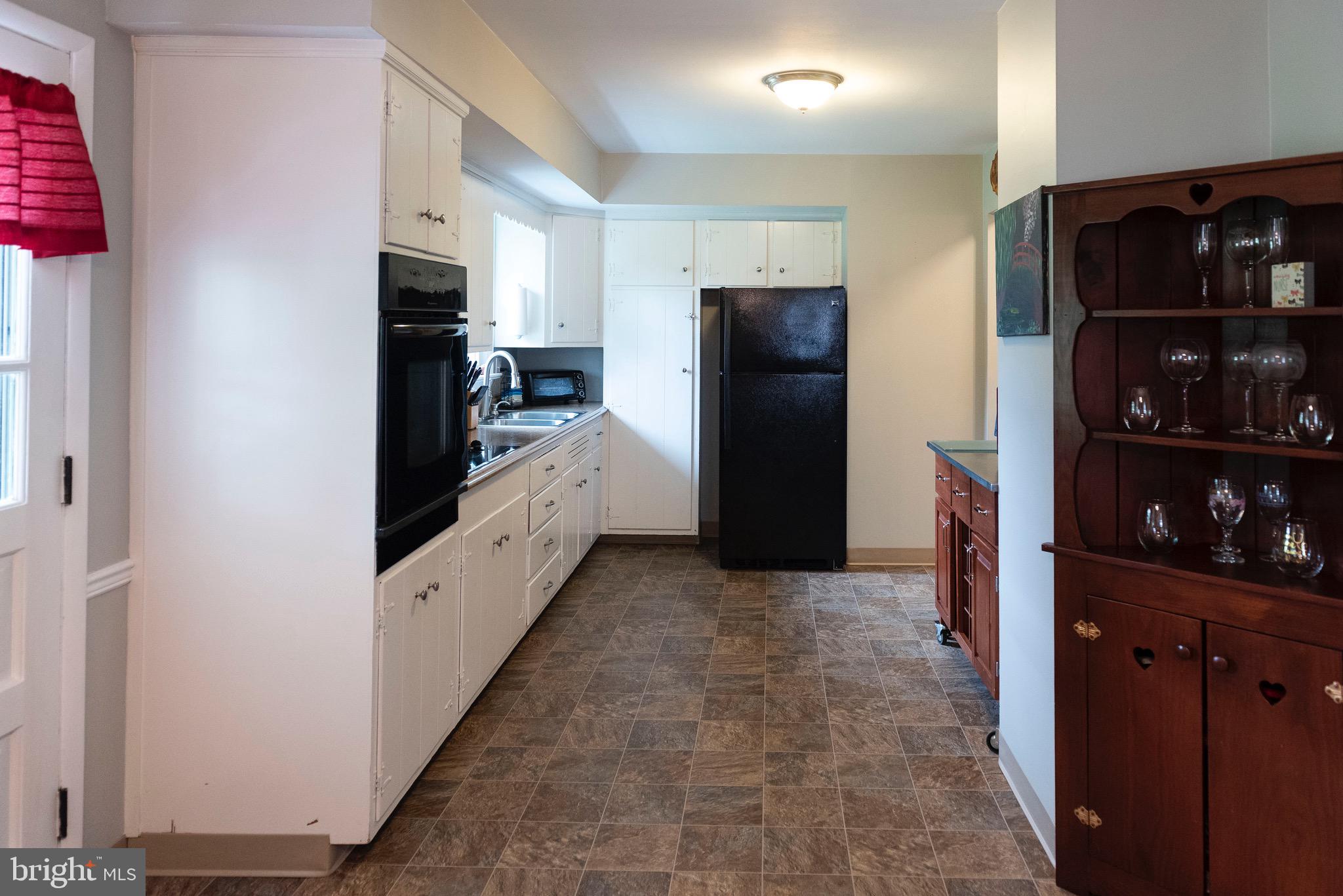 524 Lexington Road Lancaster, PA 17603 - Photo 6 of 36 Gallery Image 6