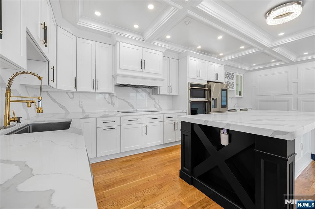 1080 River Road Edgewater, NJ 07020 - Photo 13 of 48