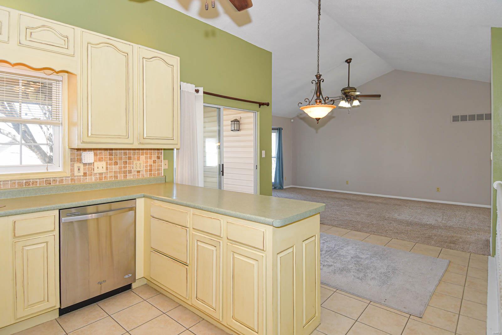 1042 Cantebury Circle Imperial, MO 63052 - Photo 13 of 45