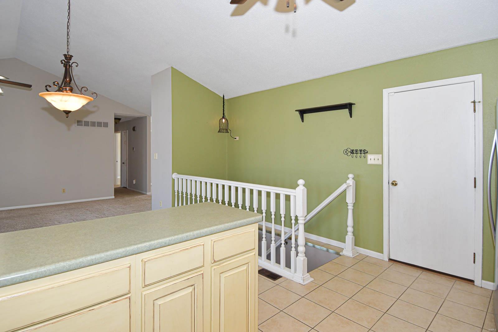 1042 Cantebury Circle Imperial, MO 63052 - Photo 14 of 45