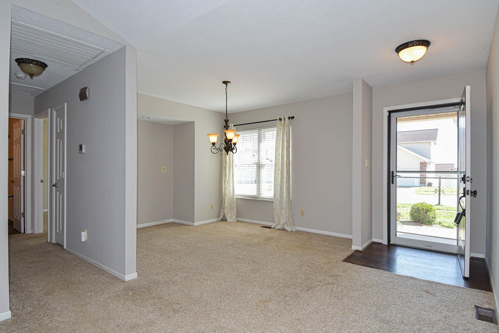 1042 Cantebury Circle Imperial, MO 63052 - Photo 2 of 45