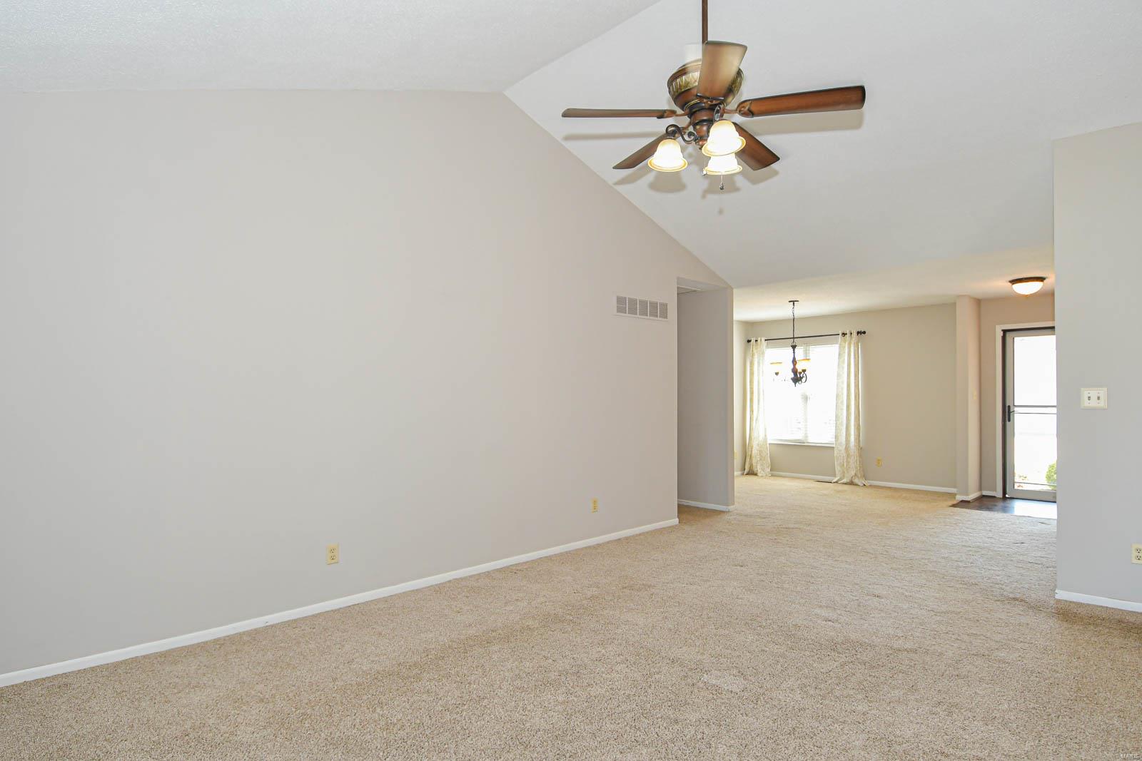 1042 Cantebury Circle Imperial, MO 63052 - Photo 3 of 45