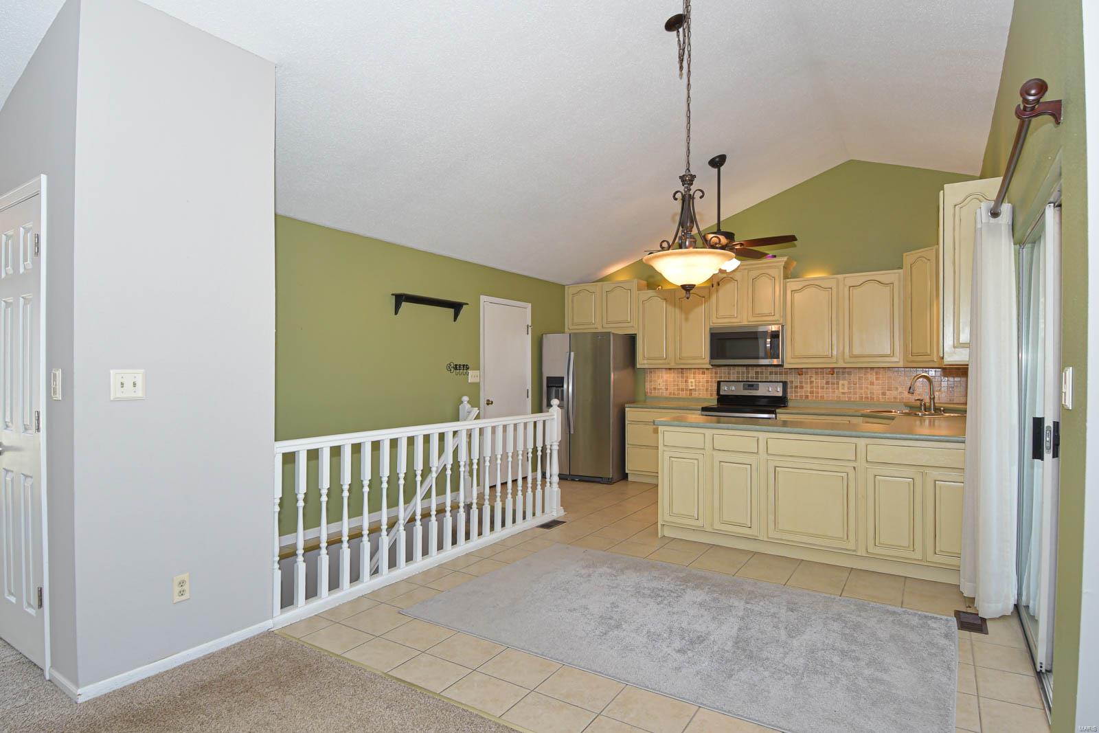 1042 Cantebury Circle Imperial, MO 63052 - Photo 7 of 45