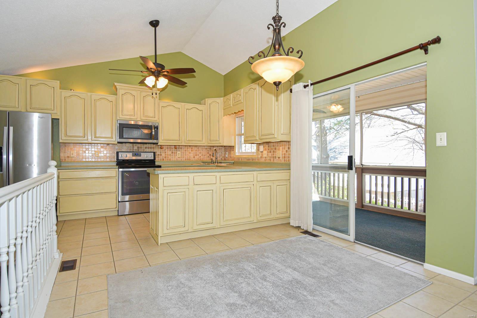 1042 Cantebury Circle Imperial, MO 63052 - Photo 8 of 45