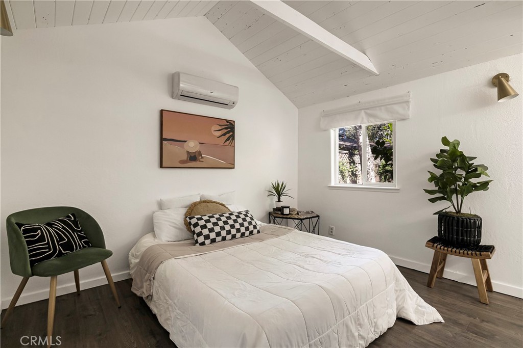 234 West 3rd Avenue Chico, CA 95926 - Photo 20 of 54 a bedroom with a bed and a chair