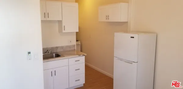 $1,400 | 1816 South La Brea Avenue, Unit 1818 3/4, Los Angeles, CA 90019