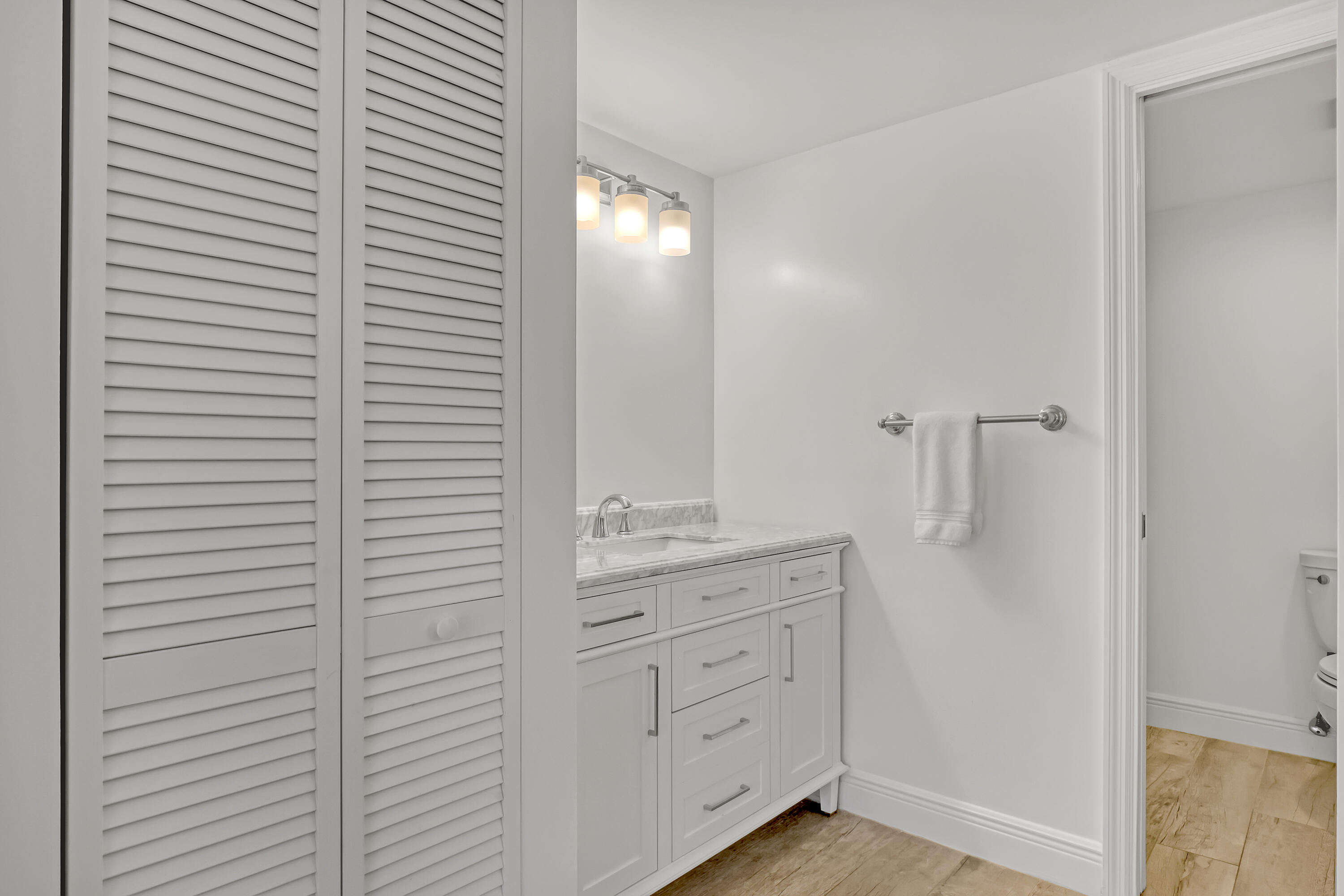 6157 Balboa Circle, Unit 101 Boca Raton, FL 33433 - Photo 16 of 39 Master bath
