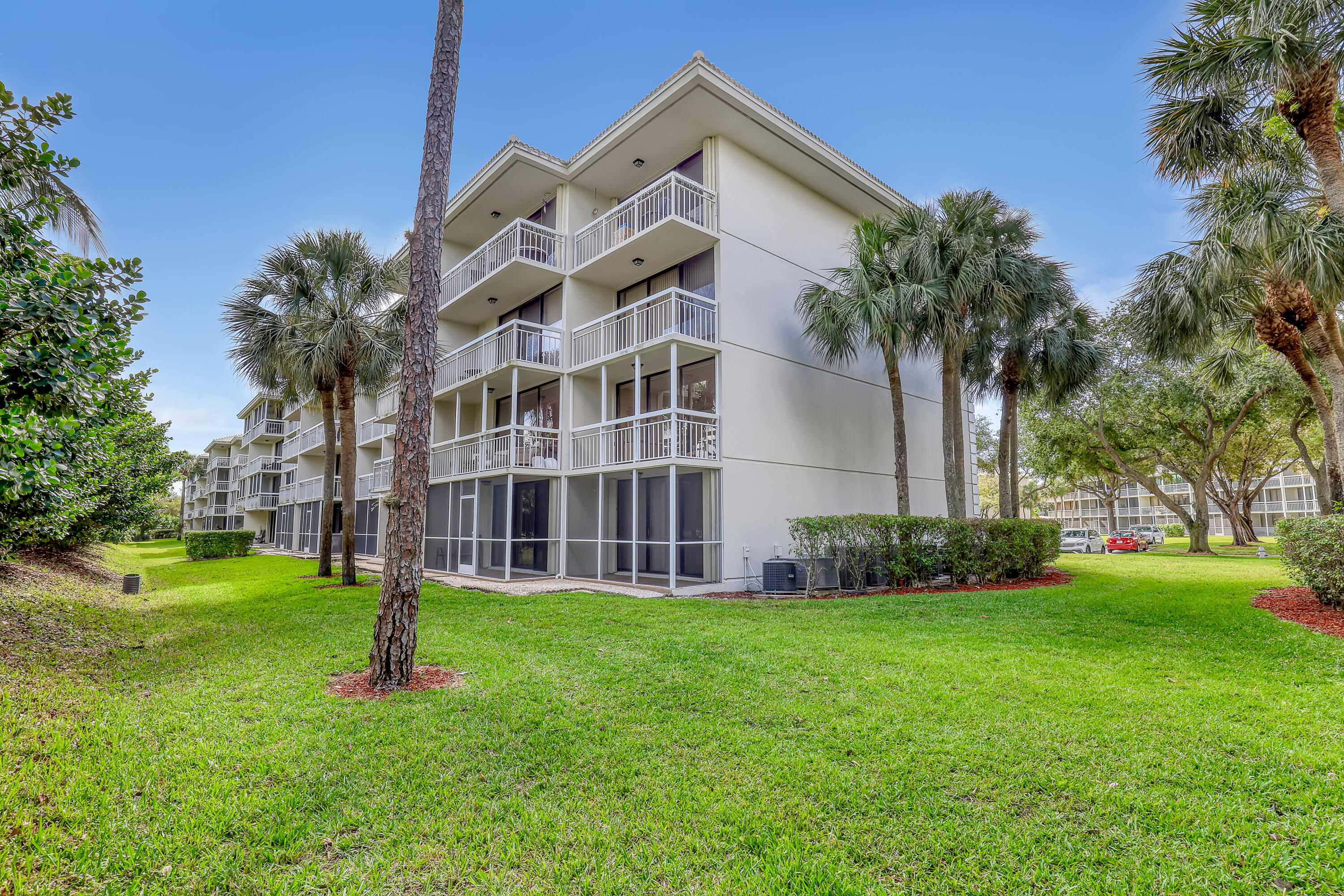 6157 Balboa Circle, Unit 101 Boca Raton, FL 33433 - Photo 30 of 39 side building