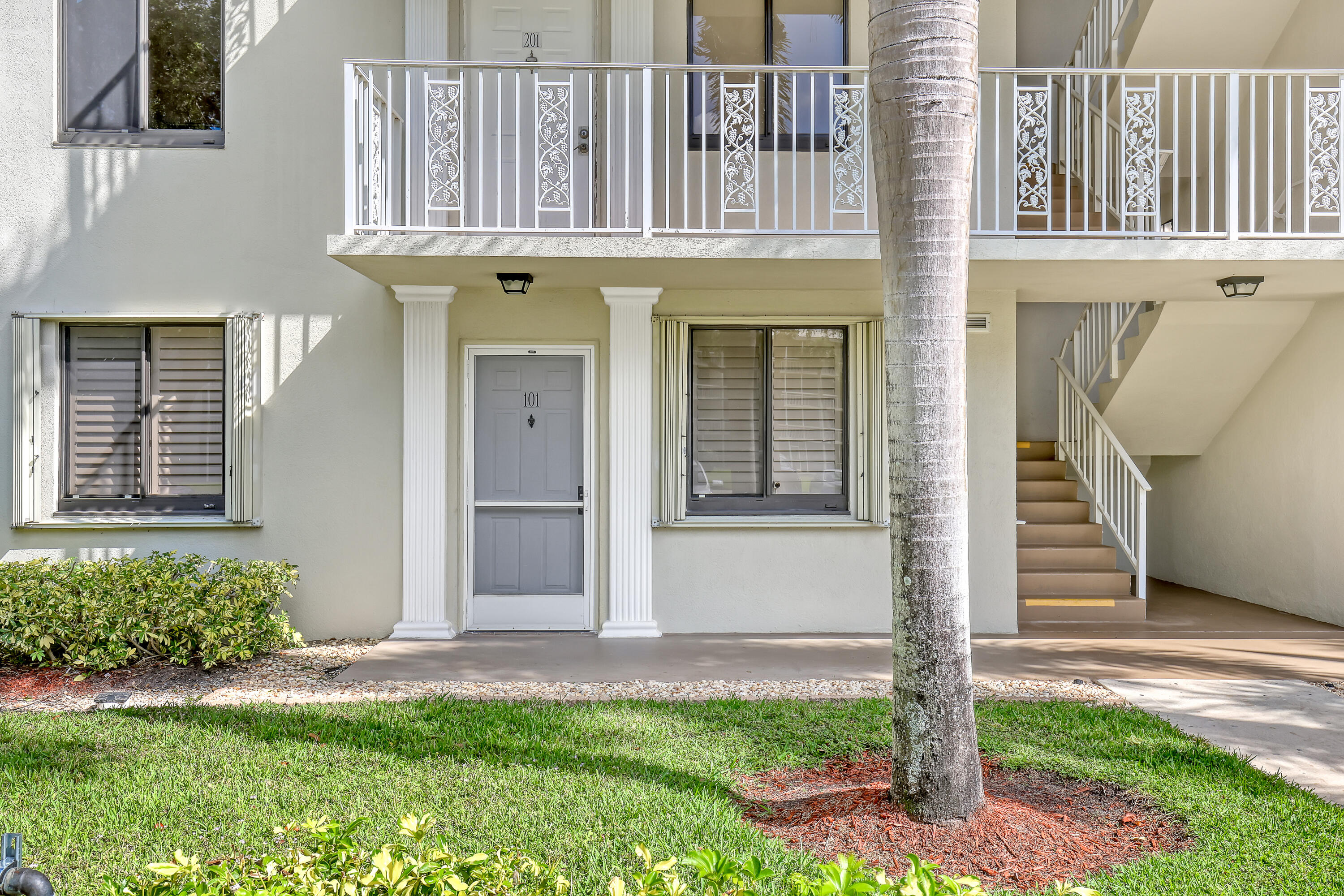 6157 Balboa Circle, Unit 101 Boca Raton, FL 33433 - Photo 33 of 39 front