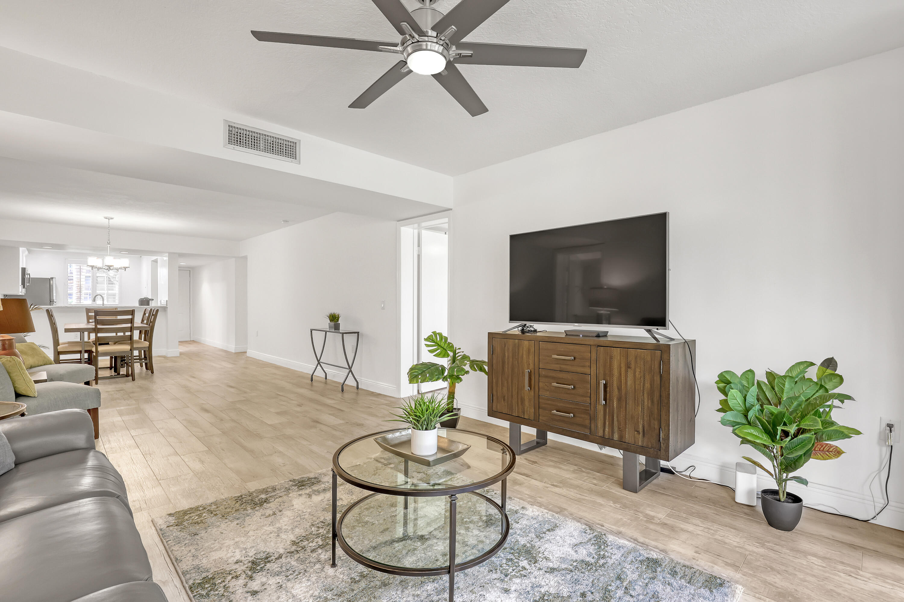 6157 Balboa Circle, Unit 101 Boca Raton, FL 33433 - Photo 9 of 39 Living