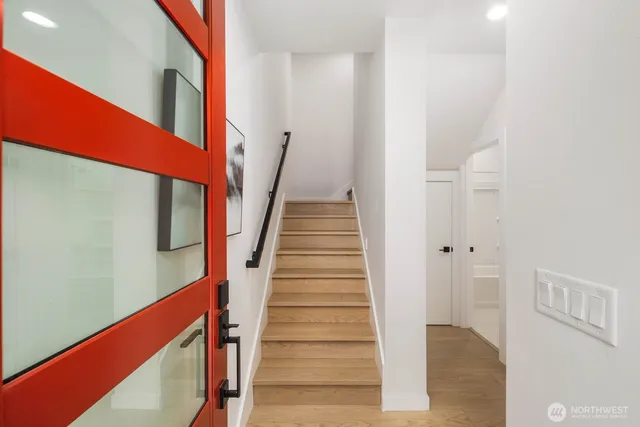 $564,950 | 546 South Cloverdale Street, Unit B, Seattle, WA 98108