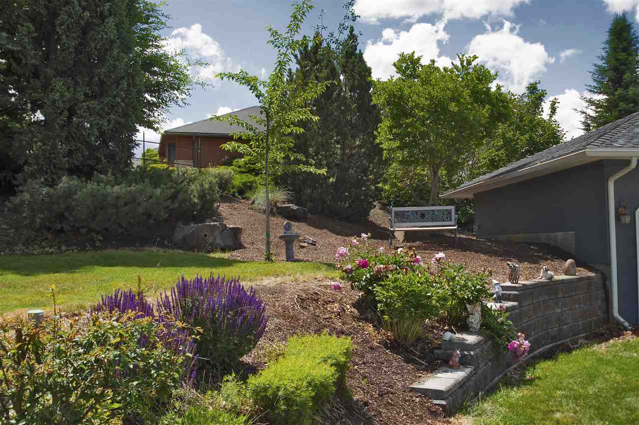 5925 South Dearborn Road Spokane, WA 99223 - Photo 17 of 20