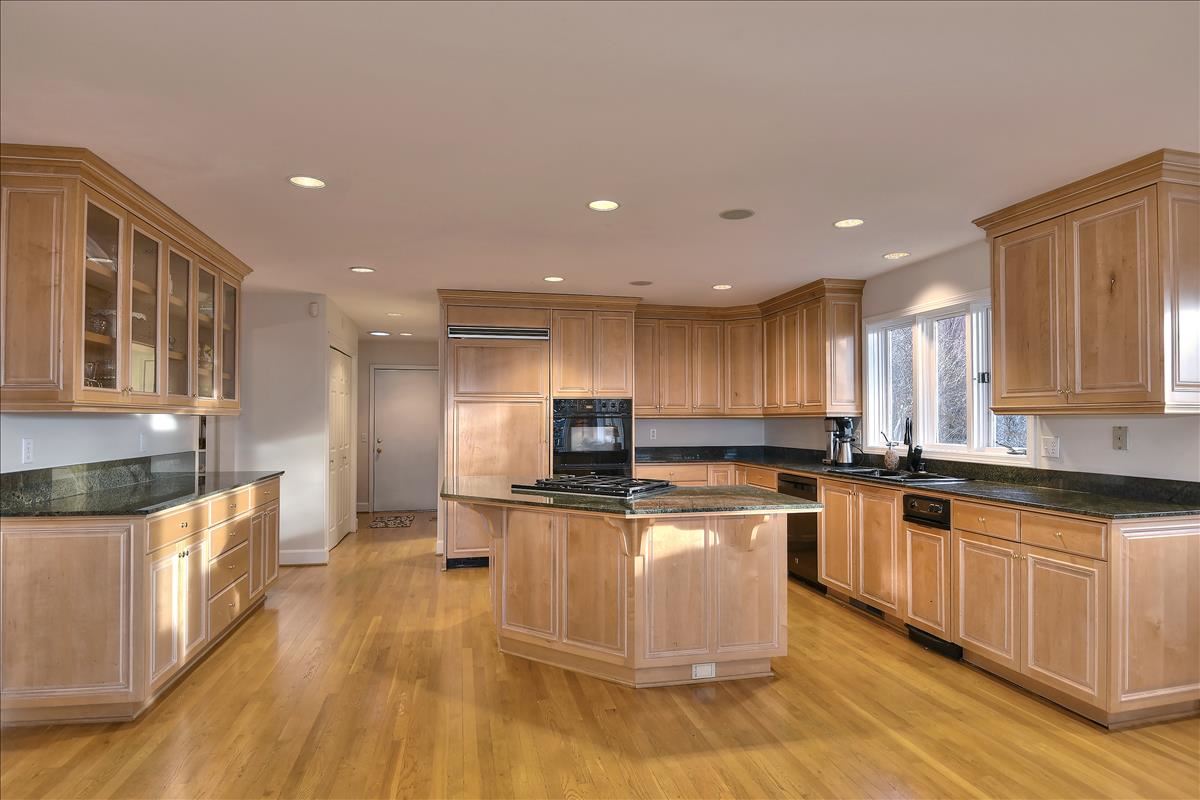5925 South Dearborn Road Spokane, WA 99223 - Photo 7 of 20